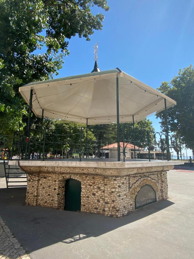 Apartamento 1 Quarto, Com Patio, Em Frente Praia Paço de Arcos Extérieur photo