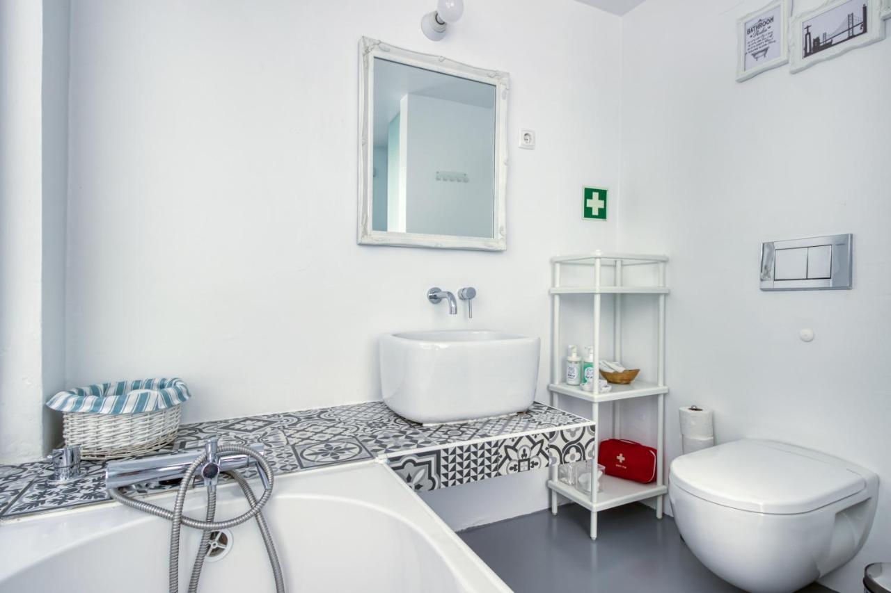 Apartamento 1 Quarto, Com Patio, Em Frente Praia Paço de Arcos Extérieur photo