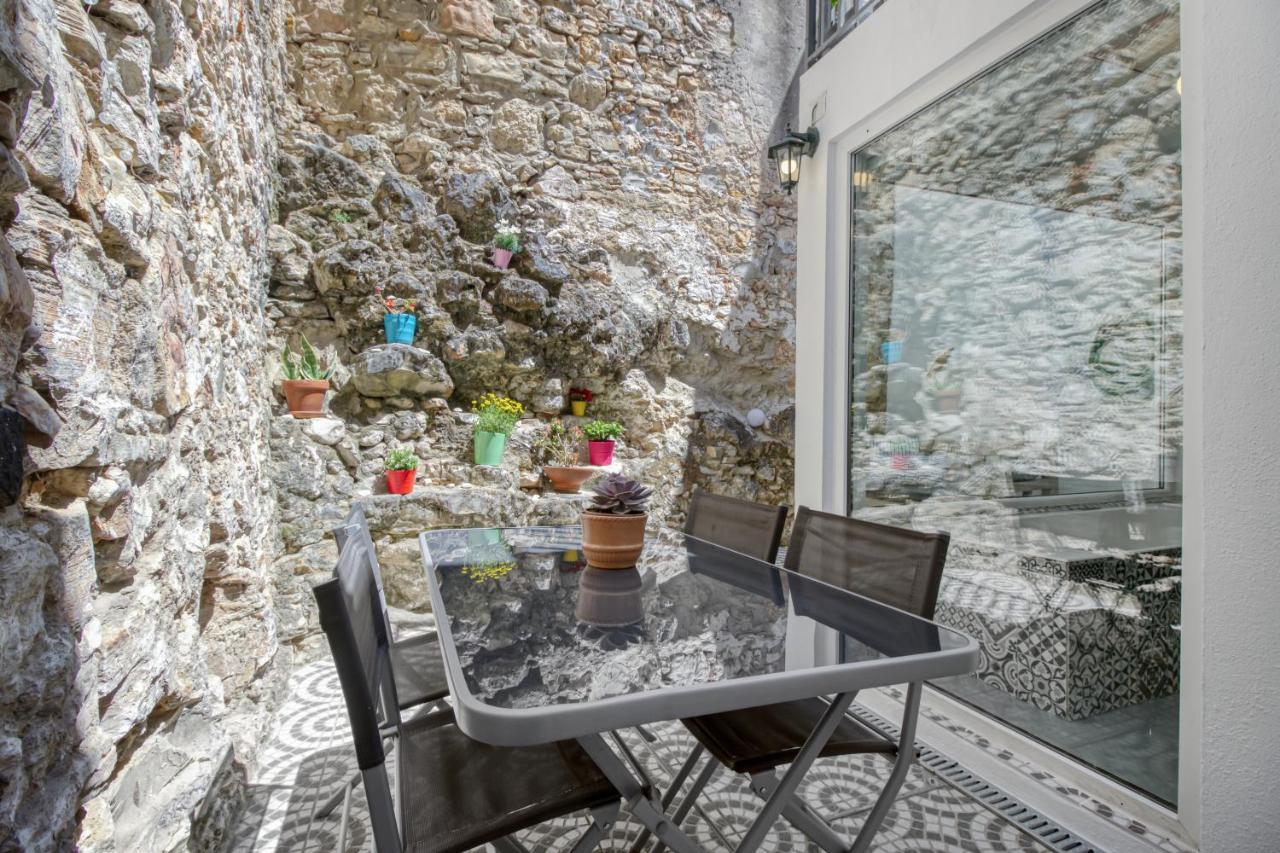 Apartamento 1 Quarto, Com Patio, Em Frente Praia Paço de Arcos Extérieur photo