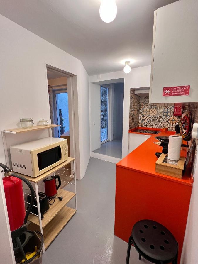 Apartamento 1 Quarto, Com Patio, Em Frente Praia Paço de Arcos Extérieur photo